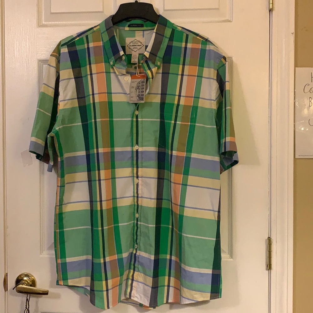 NWT Men’s Short sleeve button up shirt